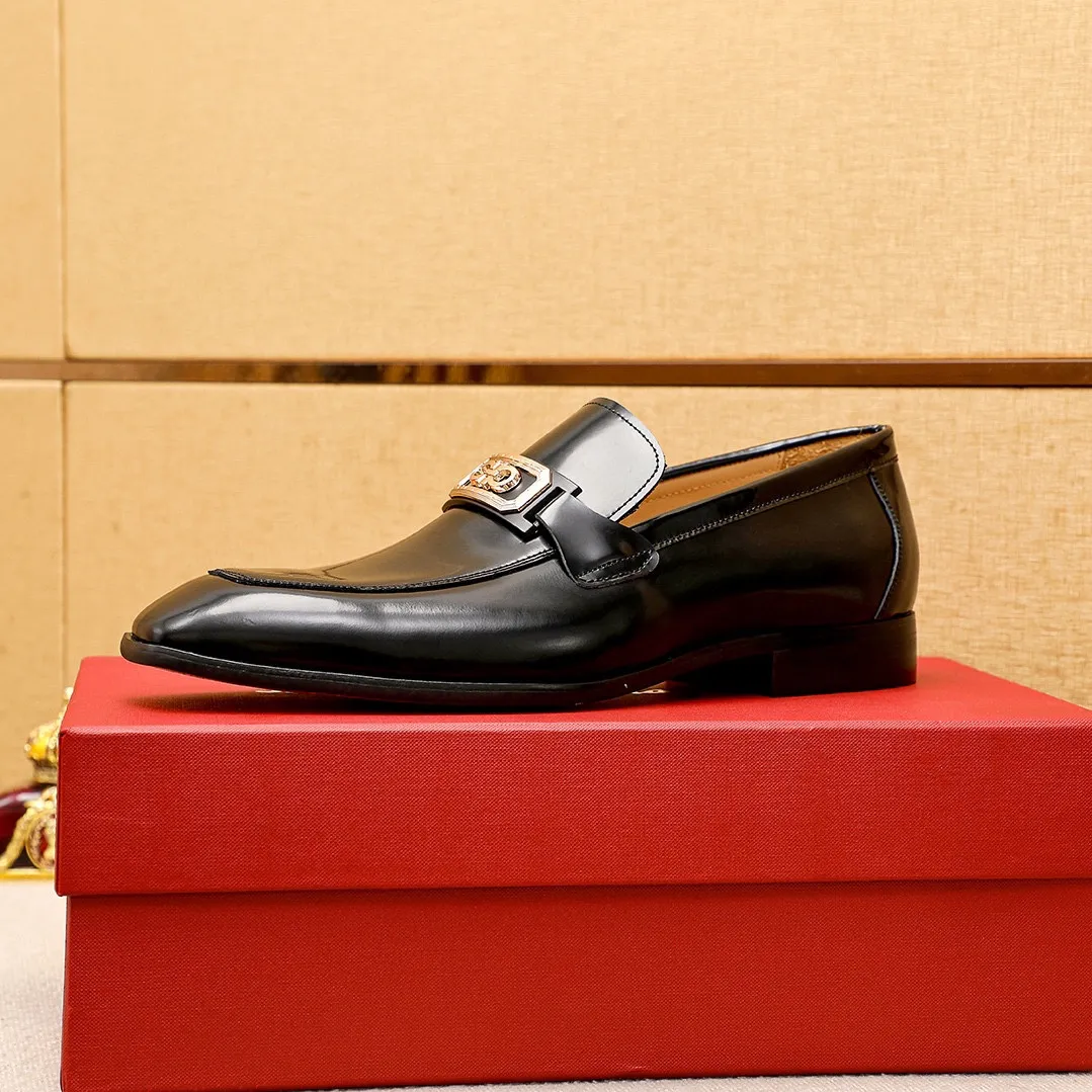 Men's shoes 💰442 💐 Product trademark: Ferragamo "Ferragamo" casual leather shoes Regular size: 38-44 (45.46🉑️customized) Product materials: Selected imported first-layer open-edge beaded cowhide embossed upper + original hardware buckle, imported water-dyed cowhide leather lining. Strong three-dimensional visual effect, combined outsole Color: 2⃣️colors available